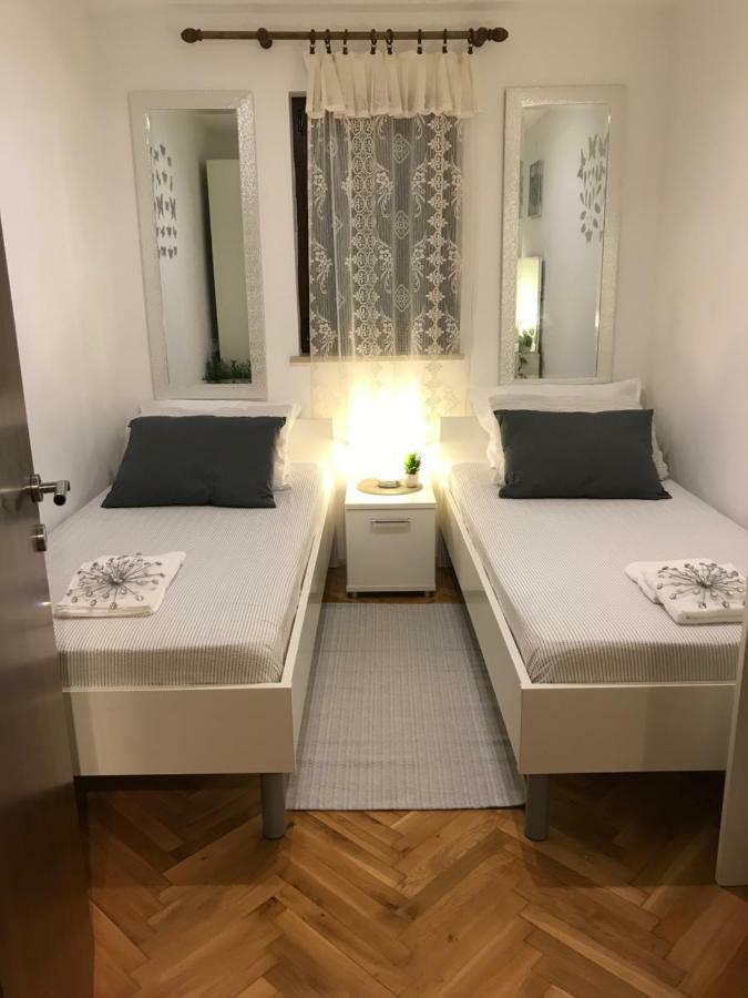 Puntizela-Patty Apartment พูลา ภายนอก รูปภาพ